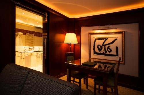 Фото Hotel International