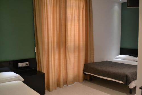 Фото Hostal Apolo