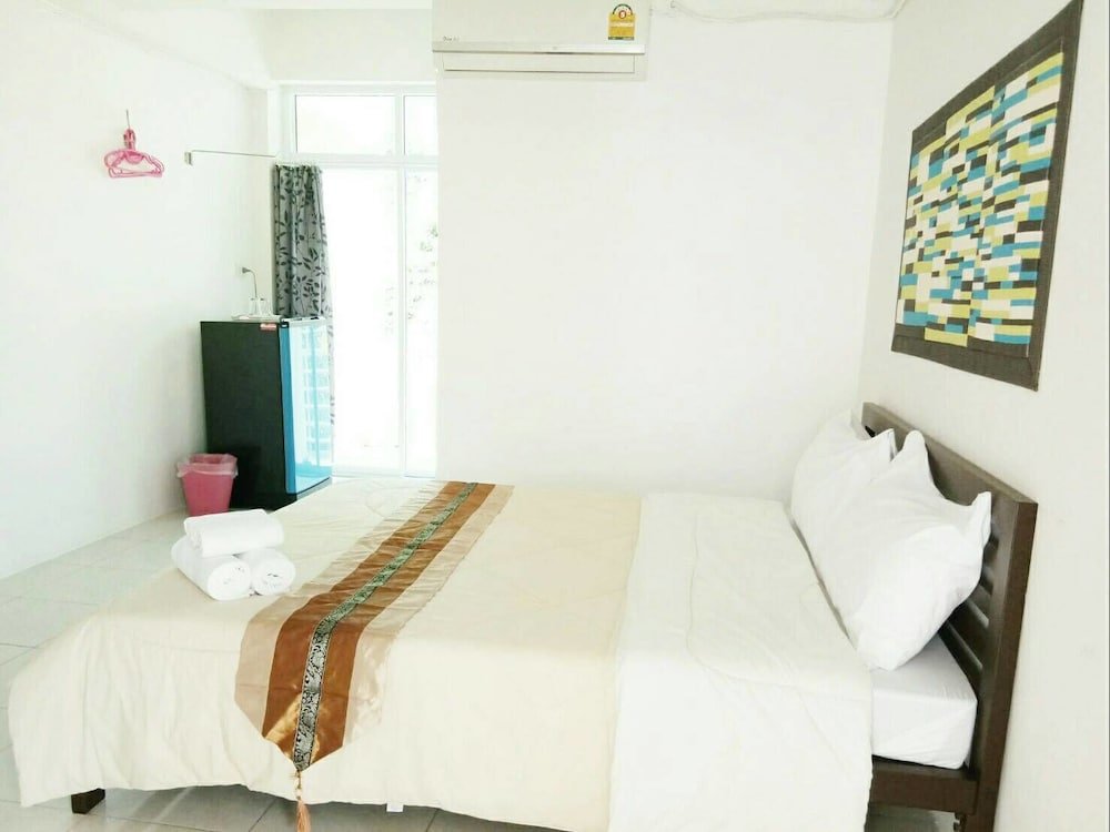 Фото Rueangrat Hotel