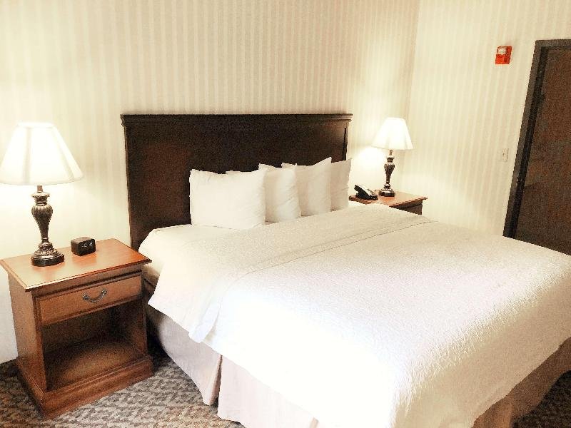 Фото Hampton Inn & Suites Fairfield