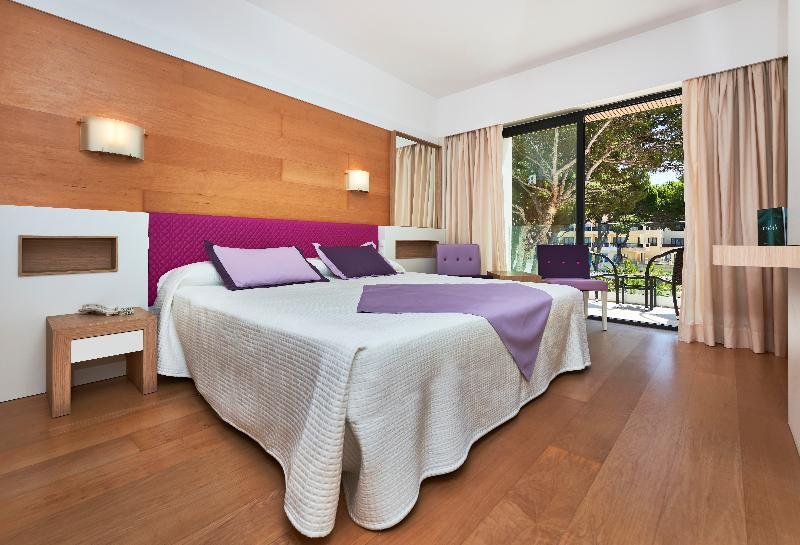 Фото Hotel & SPA S'entrador Playa