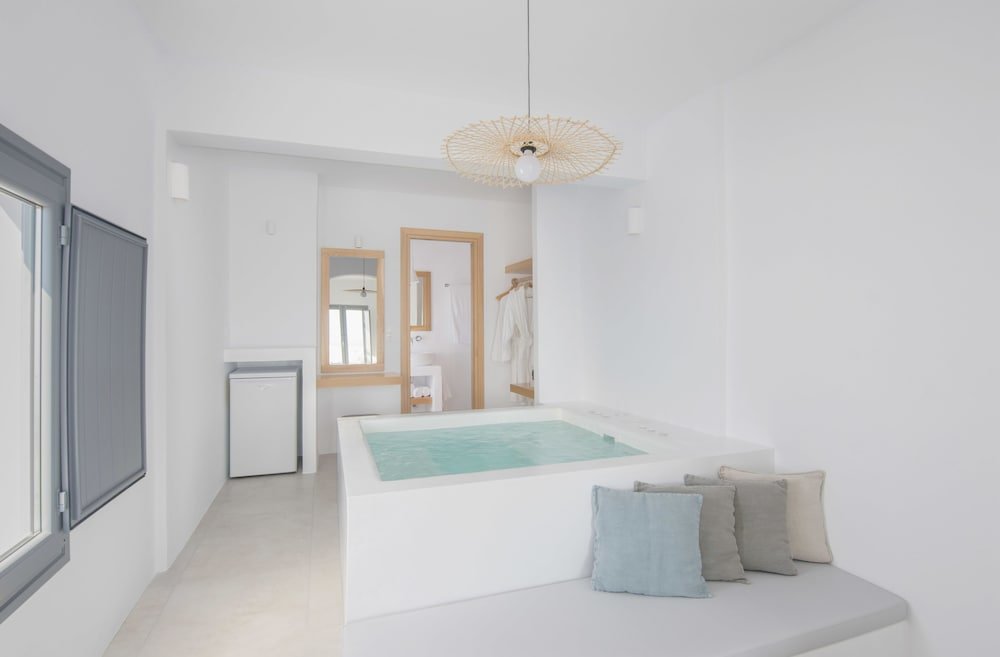 Фото Oneiro Studios