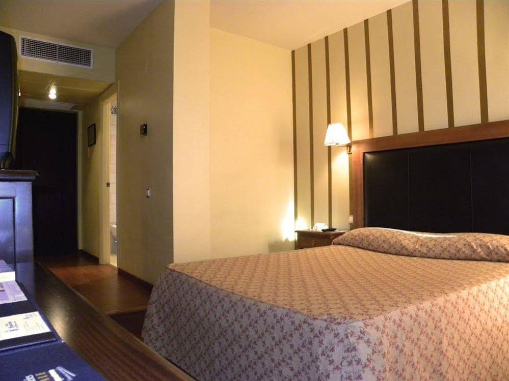 Фото Monasterio de San Miguel