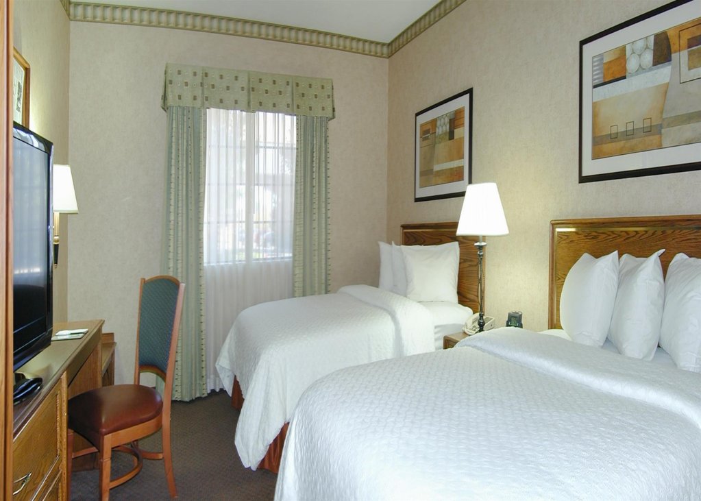 Фото Embassy Suites by Hilton Flagstaff