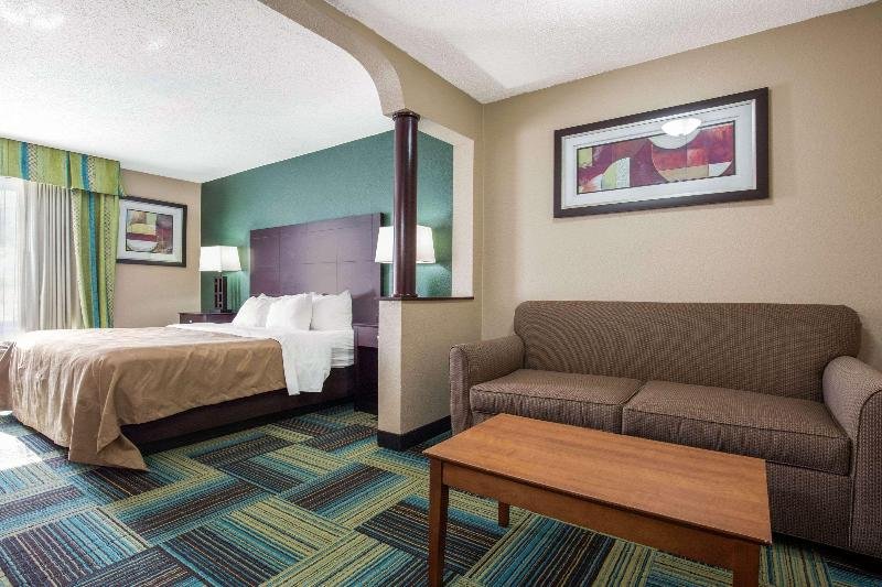 Фото Quality Inn & Suites Arnold - St Louis