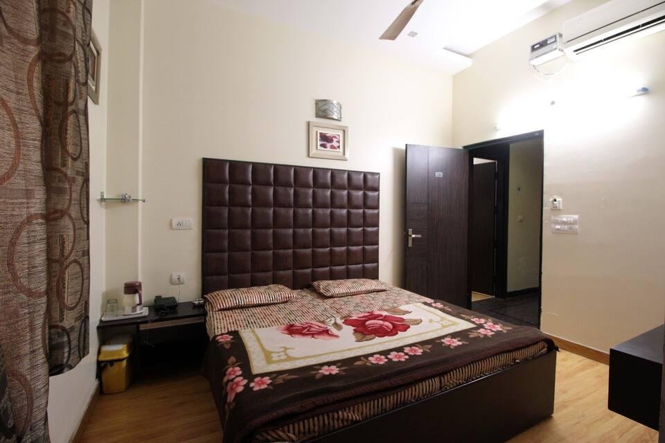 Фото Hotel Samrat Inn