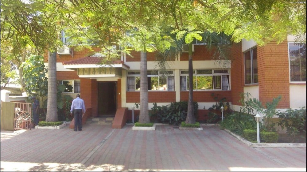 Фото отеля 2