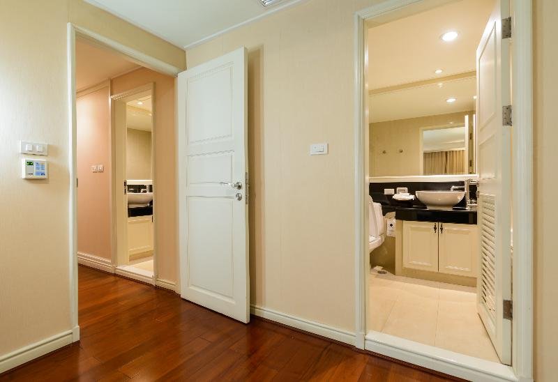 Фото Centre Point Sukhumvit 10