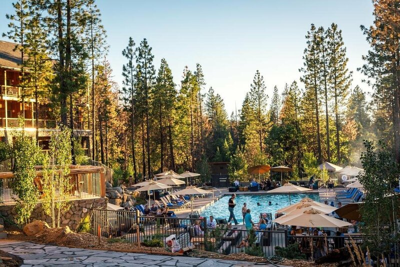 Гостиница Rush Creek Lodge at Yosemite