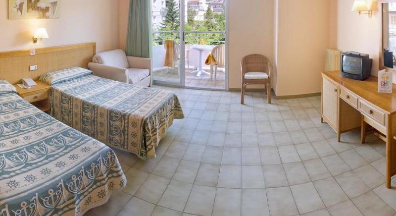 Фото Hotel Ght Oasis Tossa & SPA