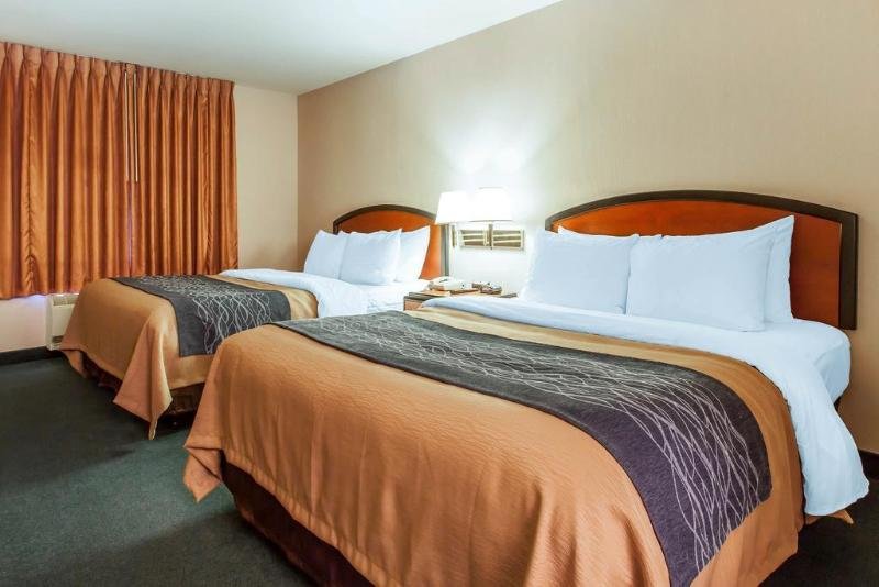 Фото Comfort Inn & Suites Sea-Tac Airport