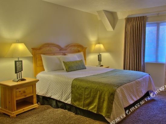 Фото Fairmont Hot Springs Resort