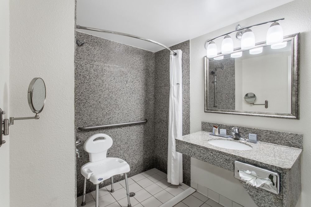 Фото Wingate by Wyndham Panama City Area Lynn Haven