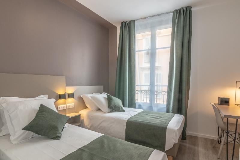 Фото The Alcove Hotel