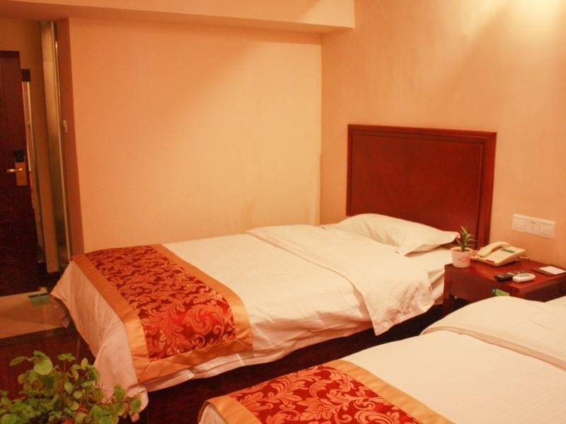 Фото GreenTree Inn ShanDong QingDao Railway Station East Square PiChaiYuan Express Hotel