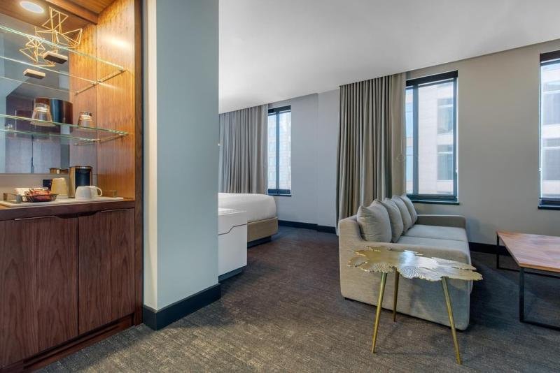 Фото Renaissance Saint Elm Dallas Downtown Hotel