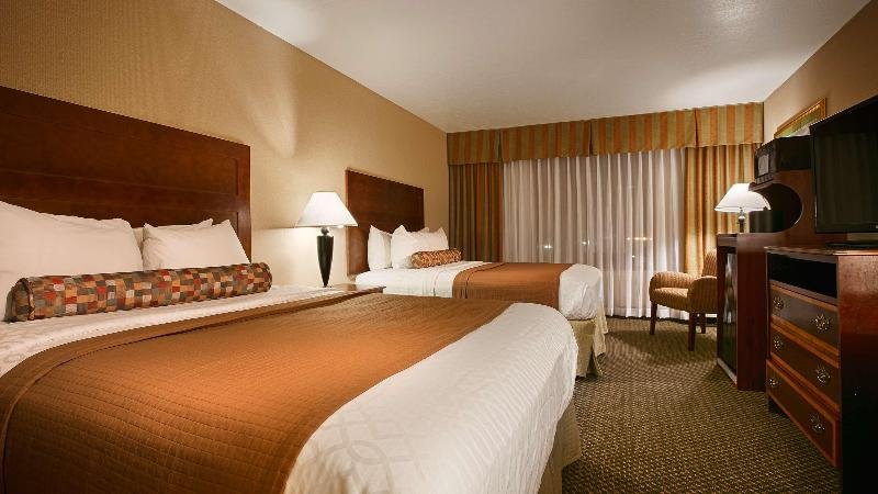 Фото Best Western Plus Heritage Inn