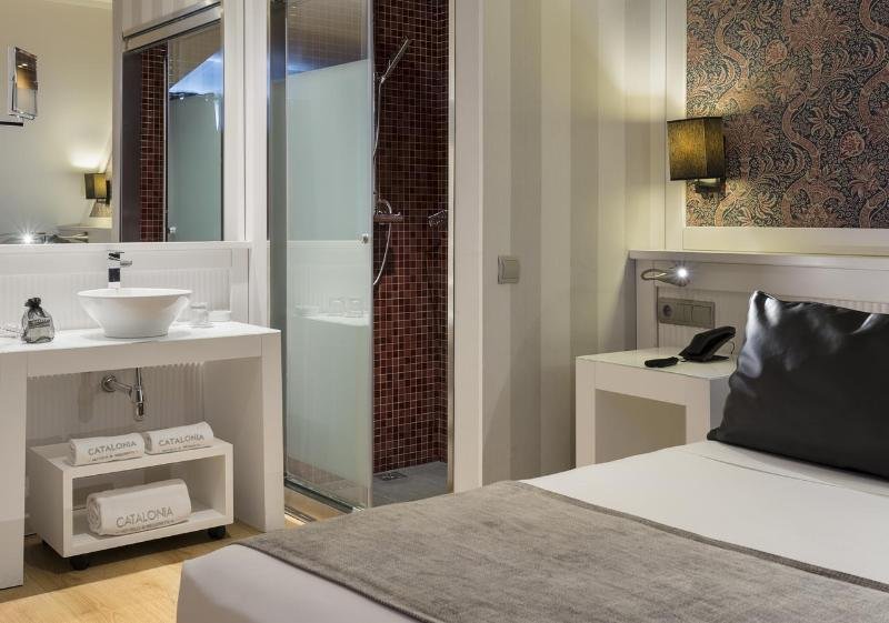 Фото Catalonia Reina Victoria