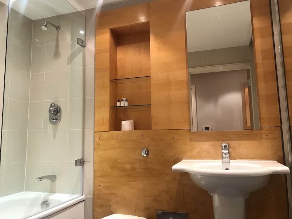 Фото Still Life Tower Hill Executive