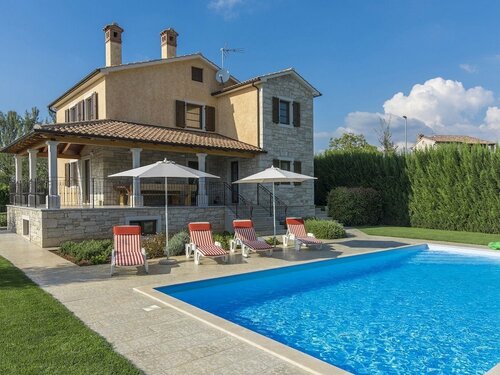 Гостиница Modern Villa With Private Pool and Beautiful Garden 25 km From Rovinj