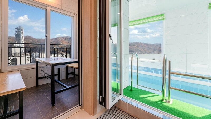 Гостиница Gapyeong Grang Narang Pool Villa