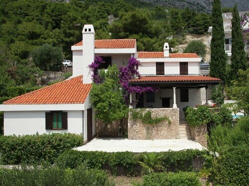 Гостиница Charming Villa With Private Swimming Pool in Dalmatia в Башке Вода