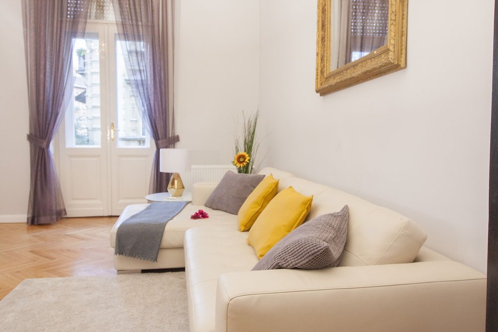 Фото New York Palace View Apartment