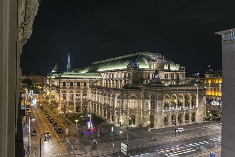 Гостиница De Luxe Suite Staatsoper by Welcome2Vienna в Вене