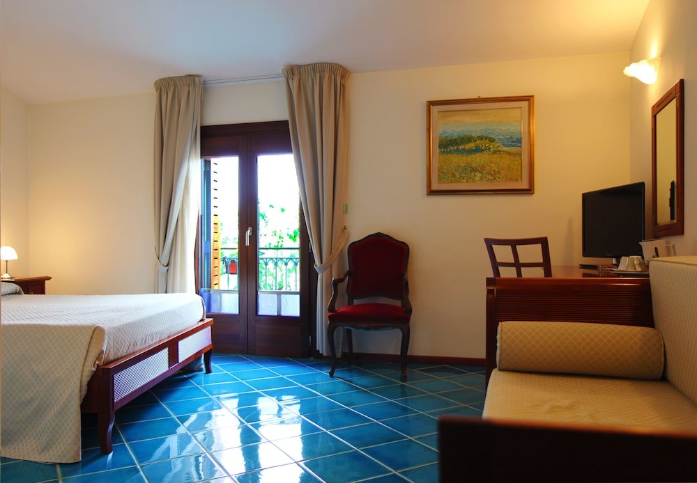 Фото Hotel Pisacane