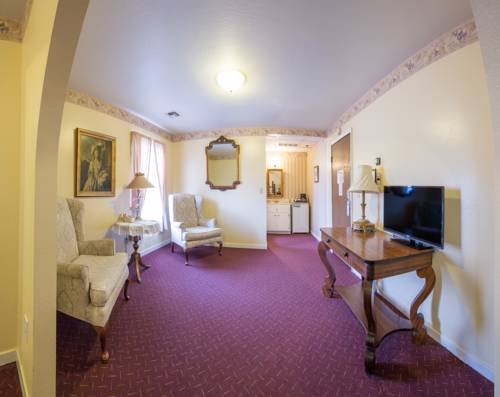 Фото Historic Cary House Hotel