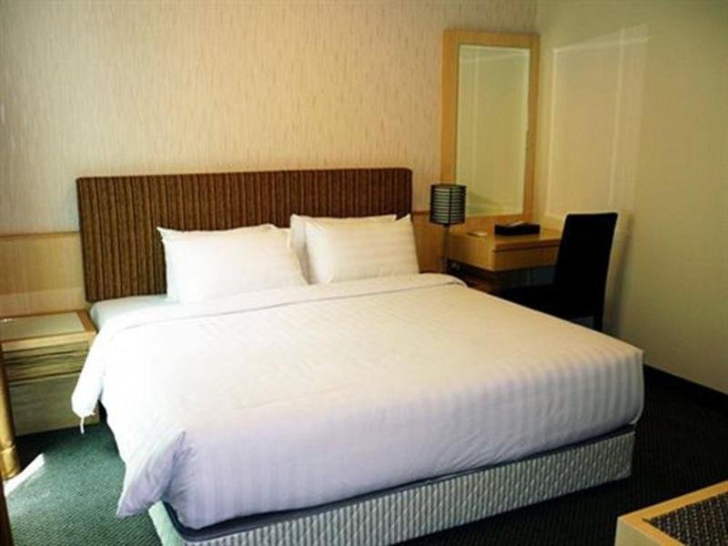 Фото Tower Regency Hotel & Apartments