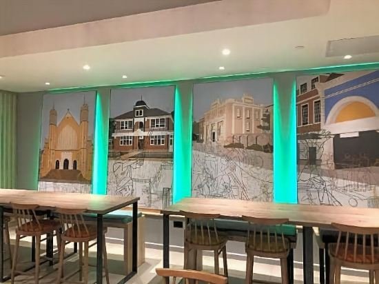 Фото Hampton by Hilton London Ealing