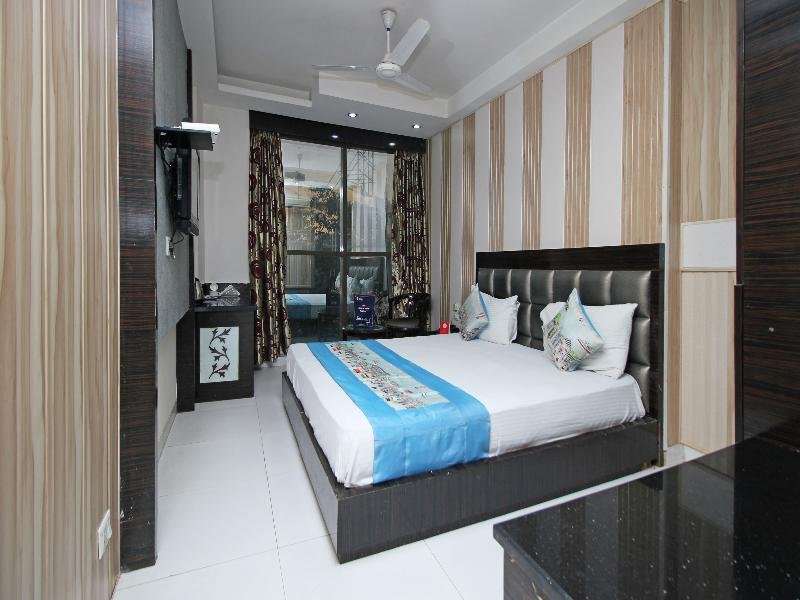 Фото Oyo 464 Hotel Lotus Palace