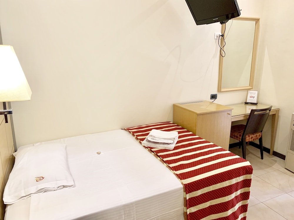 Фото Hotel Fiorella Milano