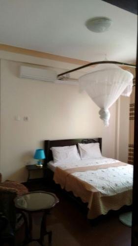 Фото United Motel Entebbe