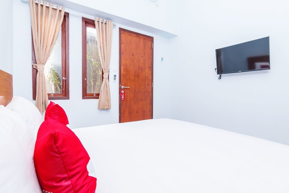 Фото Zen Rooms Batu Bolong Canggu