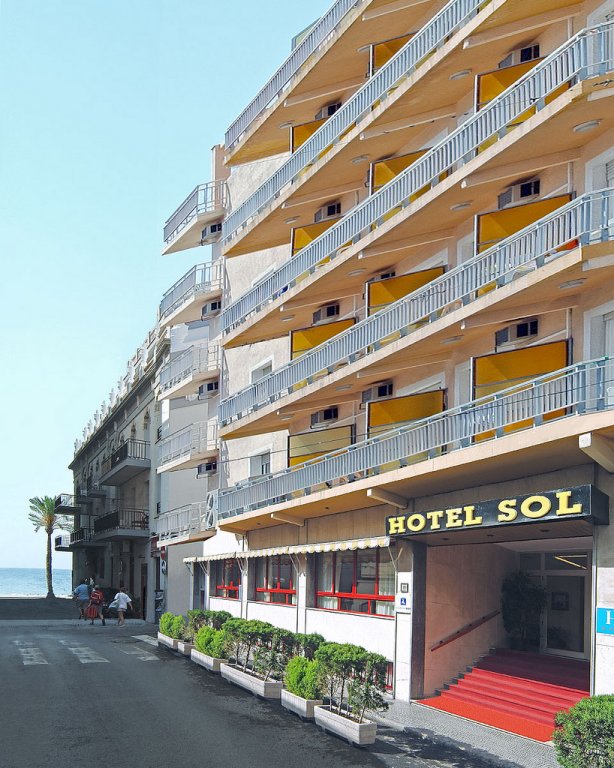 Фото отеля 1