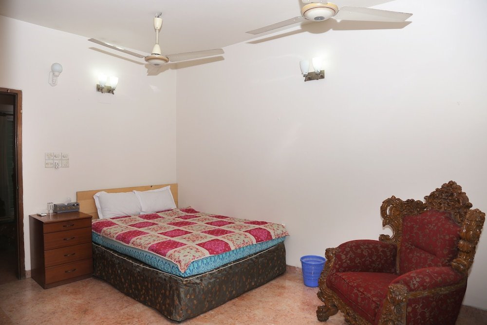 Фото Maya Service Apt Guest House