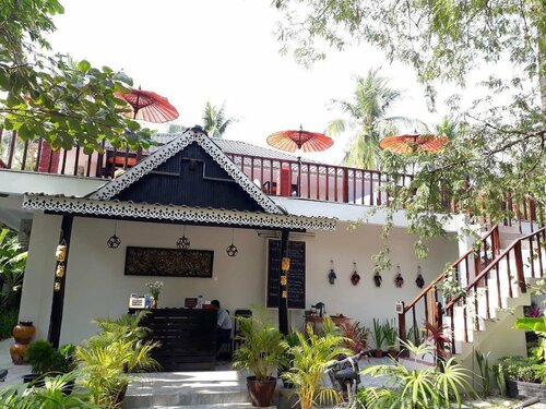 Гостиница The Villager Lodge в Сандоуэе