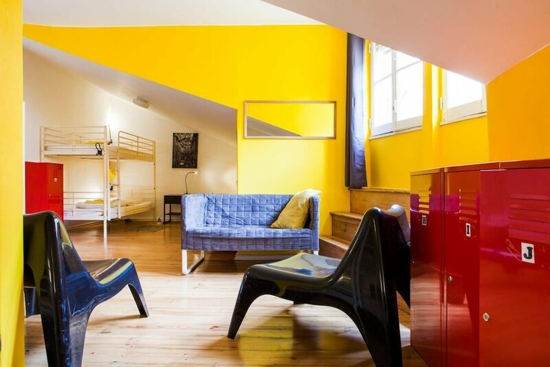 Гостиница Lisbon Chillout Hostel в Лиссабоне