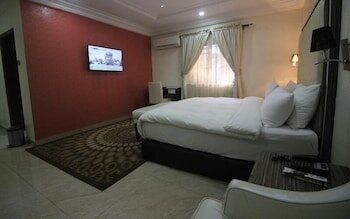 Гостиница Eastern Comfort and Suites