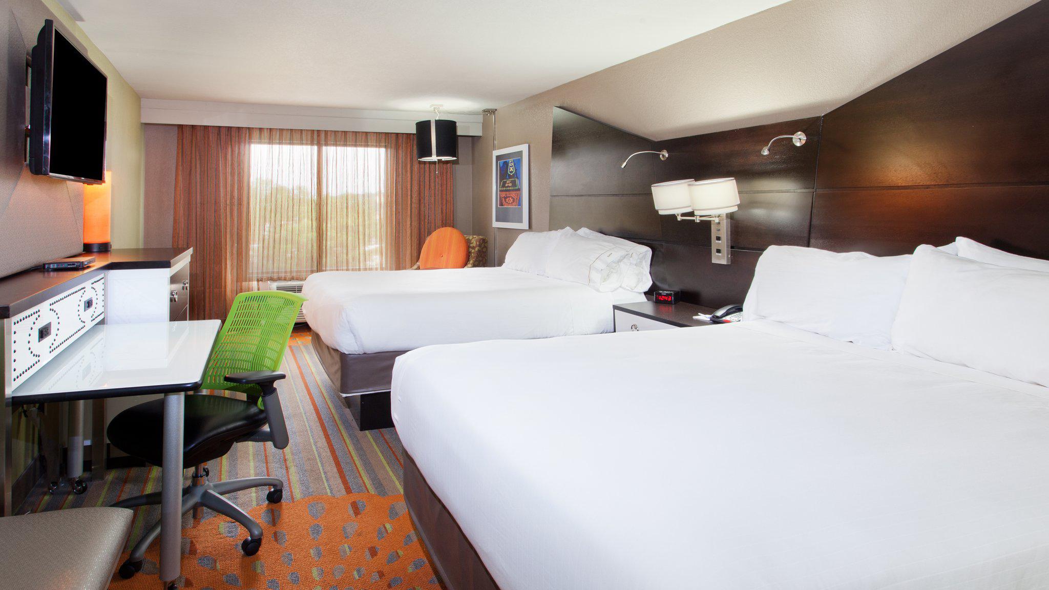 Фото Holiday Inn Express Atlanta Galleria - Ballpark Area, an Ihg Hotel
