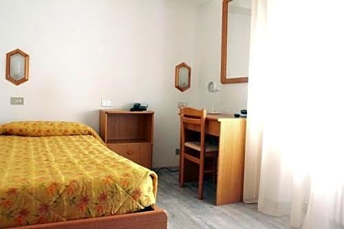 Фото Hotel Bijou