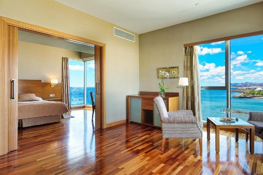 Фото Arrecife Gran Hotel & SPA