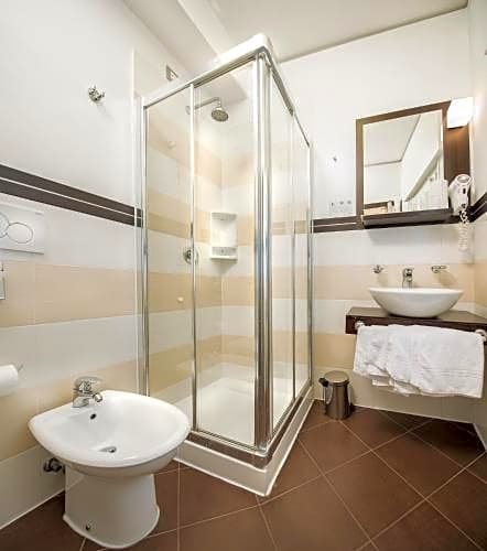 Фото Viktoria Palace Hotel