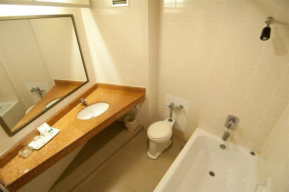 Фото Golden Beach Hotel Pattaya