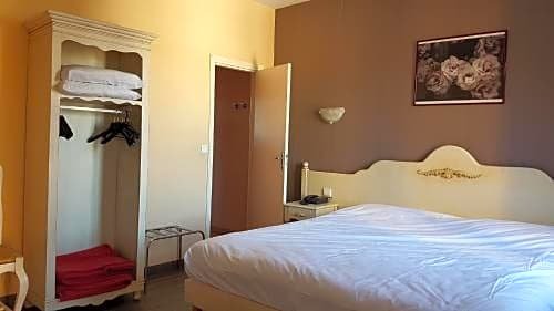 Фото Hotel Au Lion D'Or