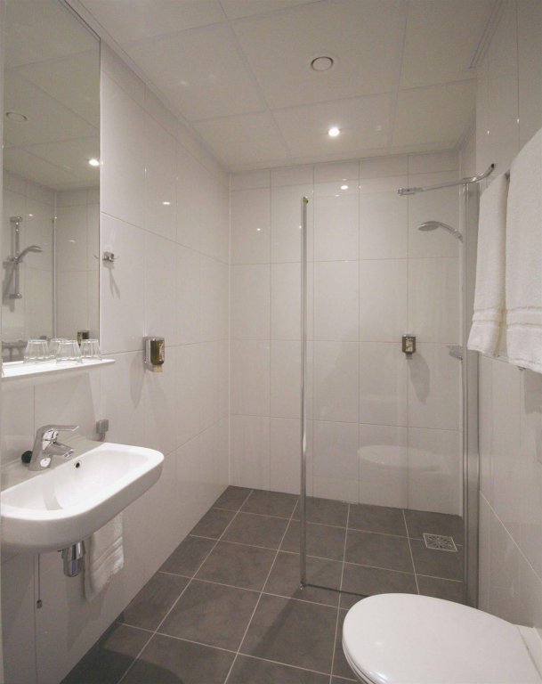 Фото Court Garden Hotel