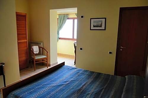 Гостиница Albergo Delle Rose в Поццуоли