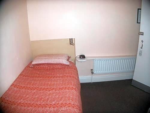 Фото St Annes Hotel